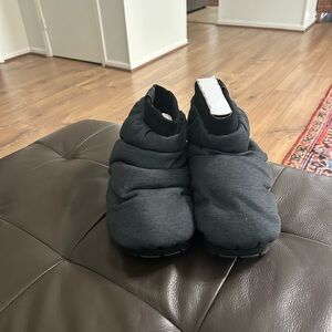 UGG Women's Black Slippers
